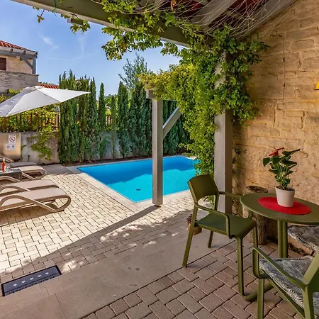In With Outdoor Swimming Pool Liznjan